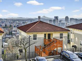 410 NW Uptown Ter APT 3B, Portland, OR 97210