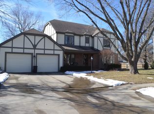 2407 SW Pepperwood Cir, Topeka, KS 66614