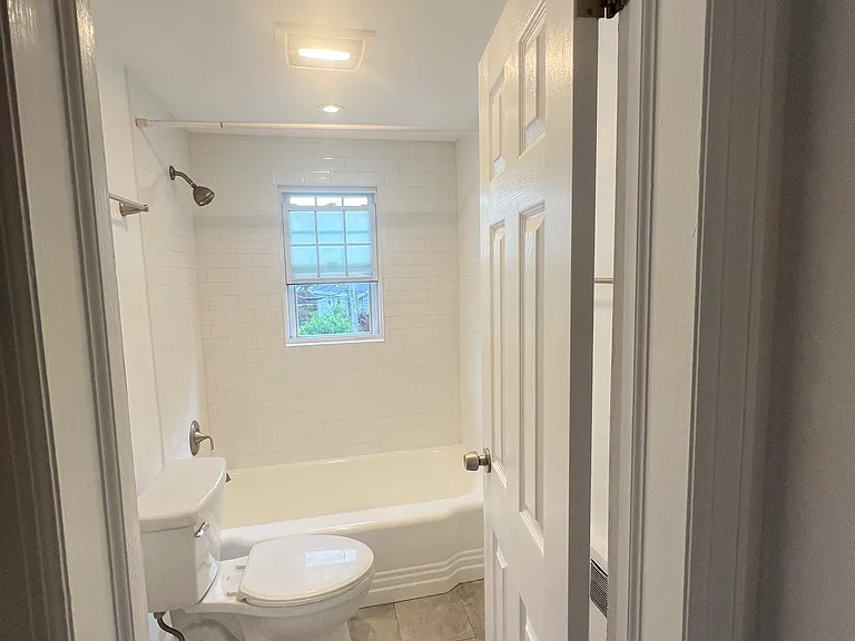 932 Linden Ave — Photo 4