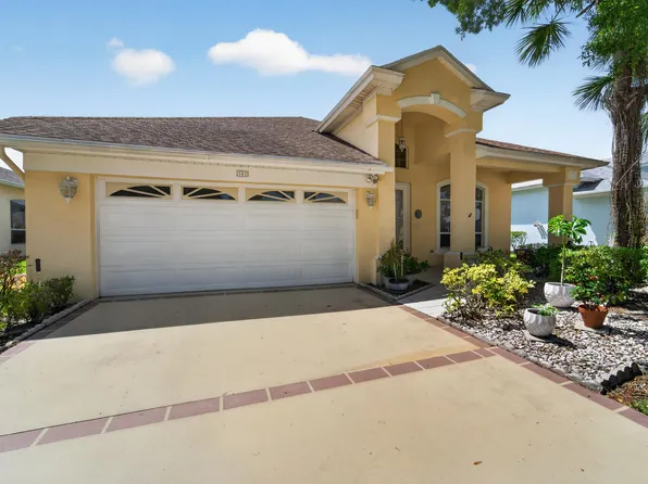 562 NW Lambrusco Drive, Port St Lucie, FL 34986