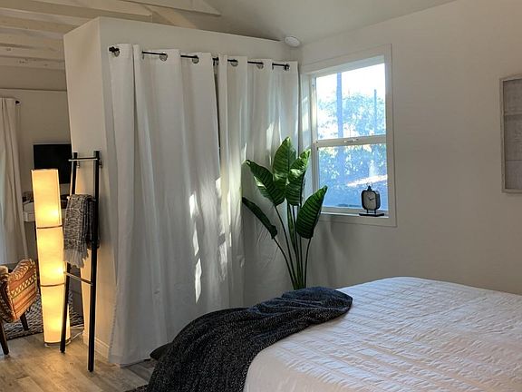 5th image of 1067-2 Overbrook Ln