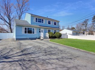 1704 Pine Acres Blvd, Bay Shore, NY 11706