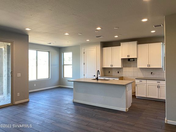 5th image of 336 Malachite Drive