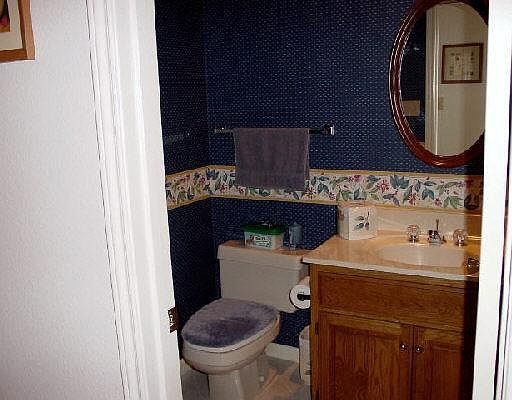 4th image of 25 Chapel Hill Cir #9