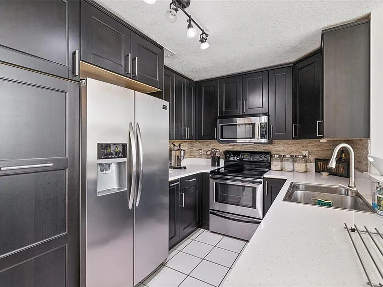 4265 Brentwood Park Cir — Photo 30