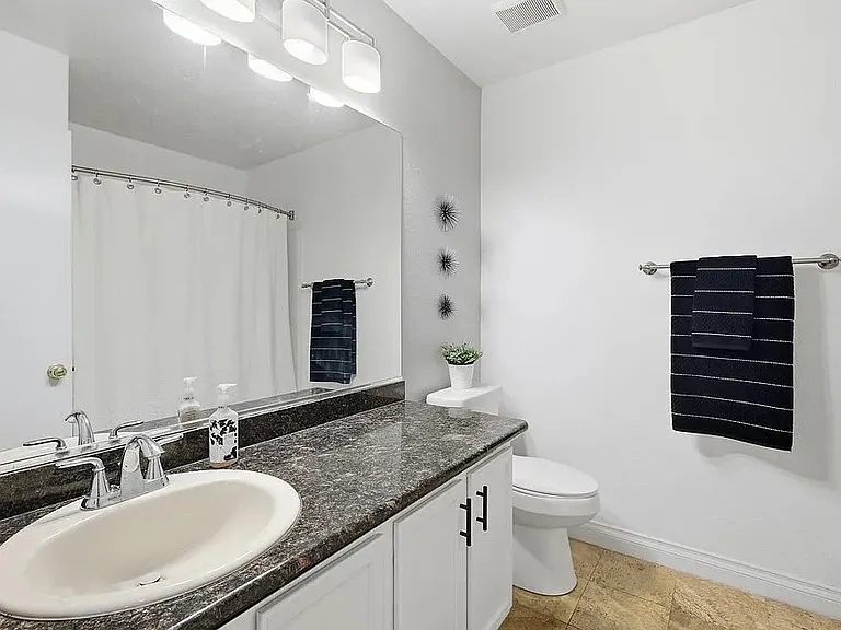 2725 Peekskill Ave — Photo 13