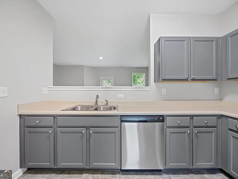 2626 Parrish Ct — Photo 11