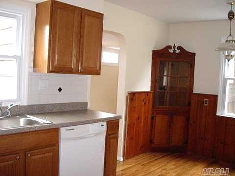 3rd image of 64 Scott Ave