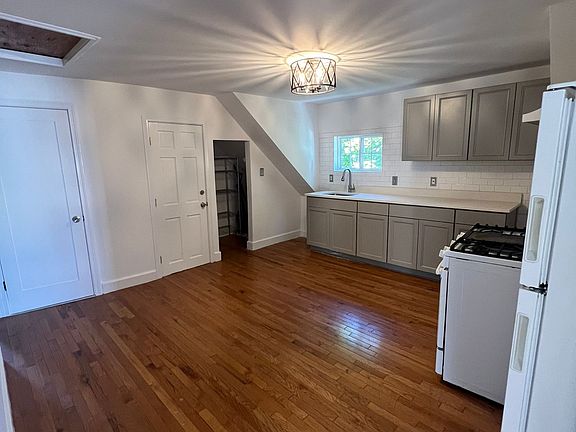 2nd image of 9 Lander Ave Floor 3