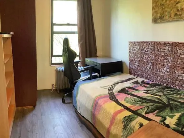 126 India St APT 4C, Brooklyn, NY 11222