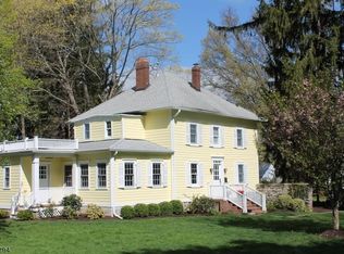 2 Prospect St, Mendham, NJ 07945