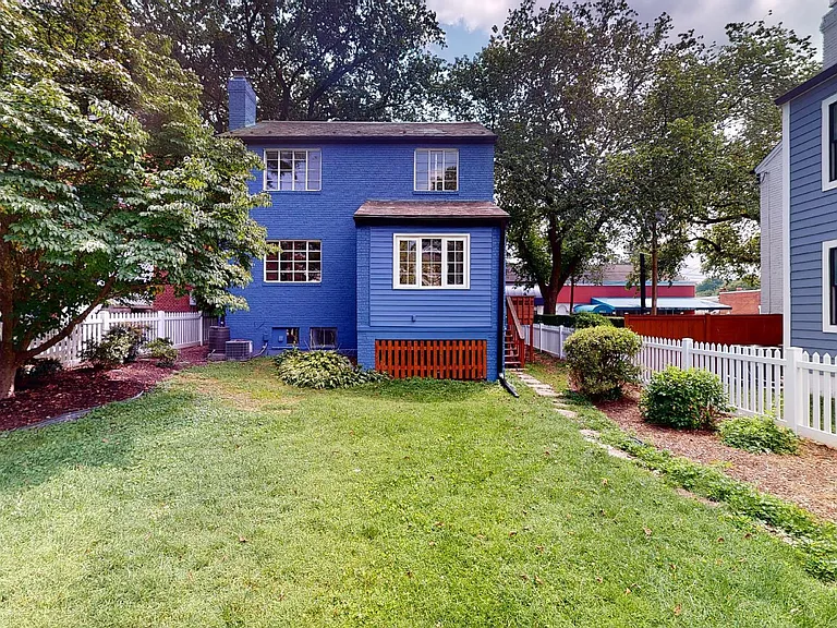 4815 Yuma St NW — Photo 2