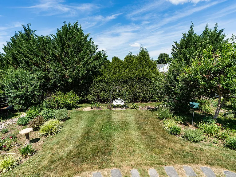88 Cedarcrest Dr — Photo 34