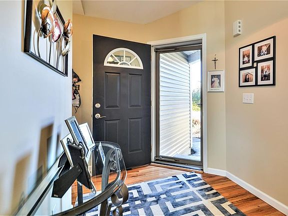 4th image of 5108 Constitution Ln