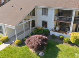5 Avon Dr, Hightstown, NJ 08520