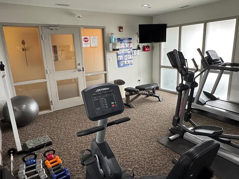 383 Main St E #422 — Photo 23