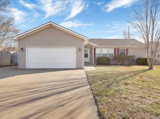 204 Brookmont Dr, Manhattan, KS 66502