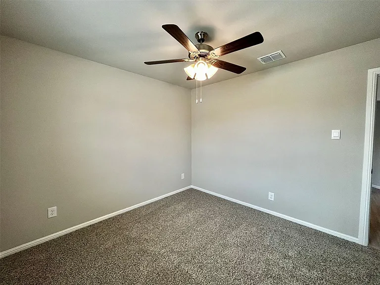 16432 Severn Ln — Photo 21