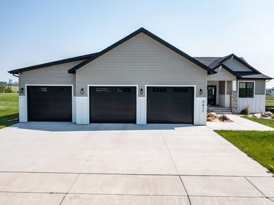 3617 Cogburn Rd, Bismarck, ND, 58503