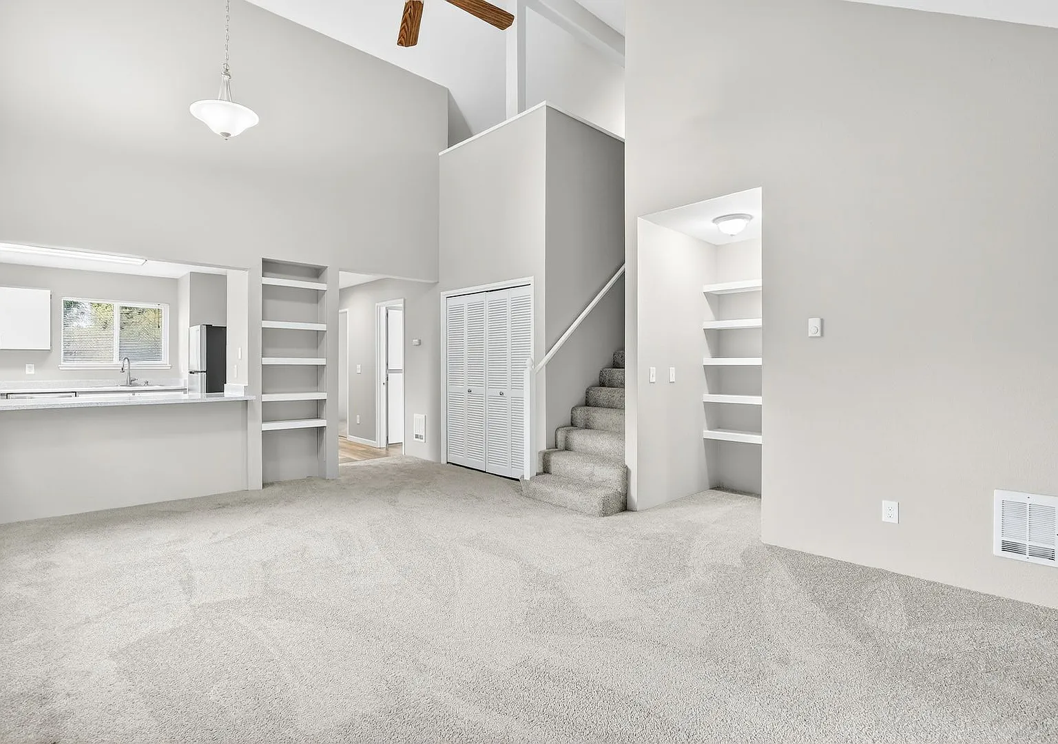Lexington Apartments — Photo 2