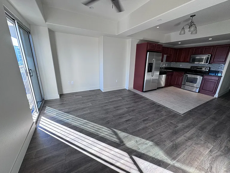 200 W 2nd St #401 — Photo 2