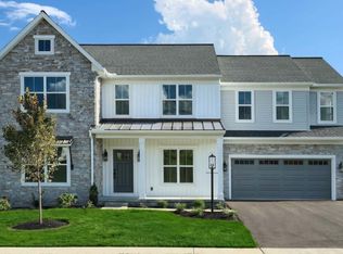 2231 S Autumn Chase Dr, Mechanicsburg, PA 17055