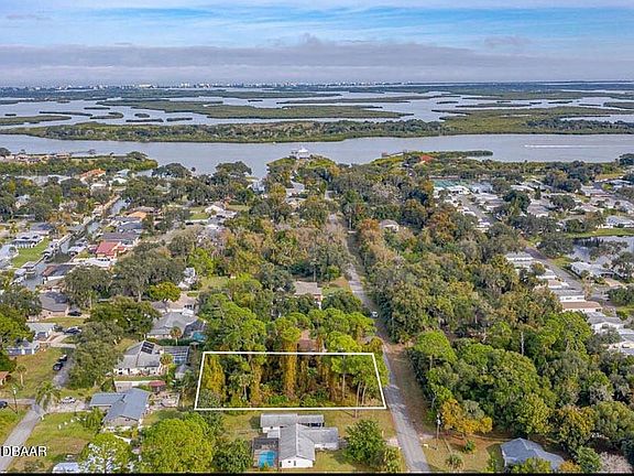 4th image of 131 Poinciana Rd