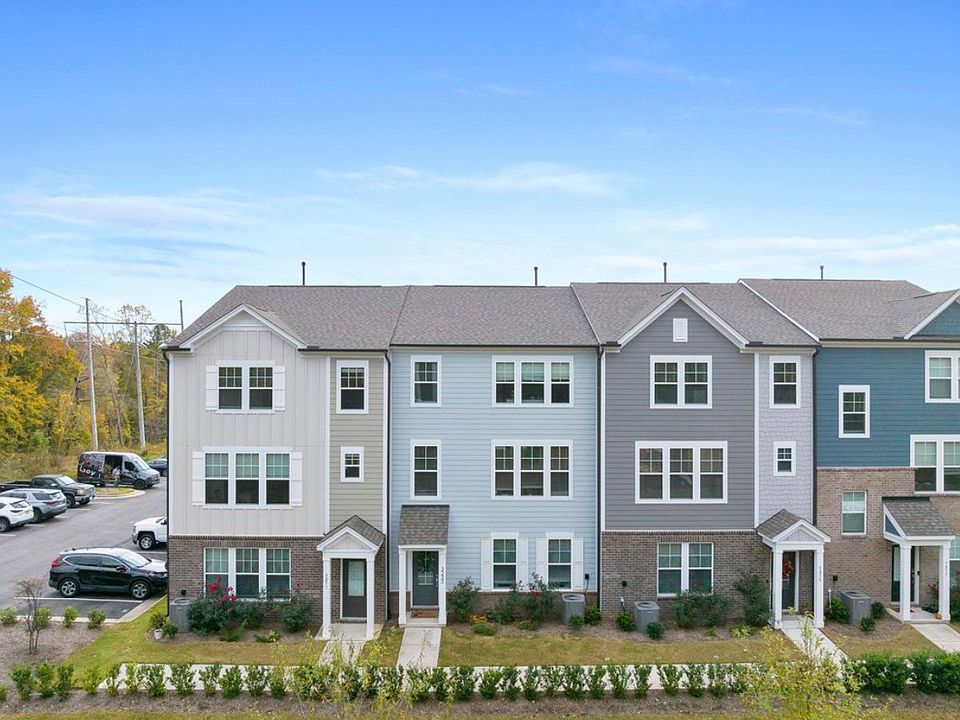 1st image of 3233 Lynn Rd