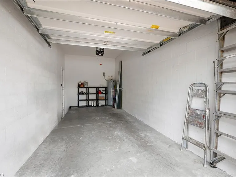 26205 Palace Ln — Photo 23
