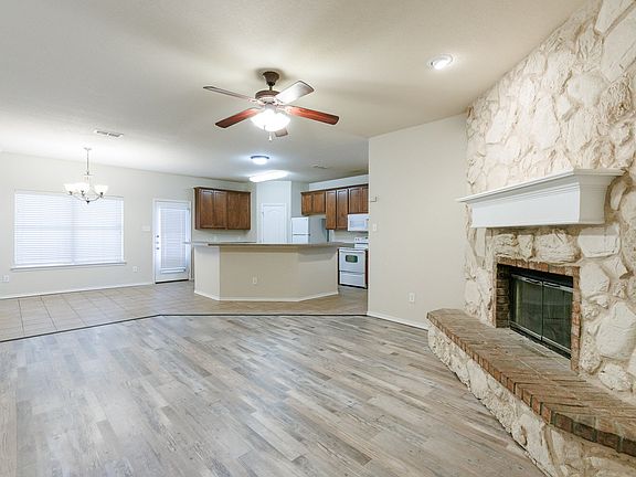 3rd image of 2616 111th St