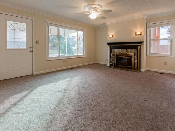 Living Room with working fireplace