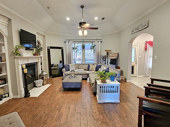 3rd image of 505 Sycamore Ln