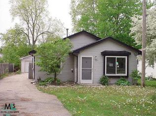 481 Marion Ave, Waterford, MI 48328