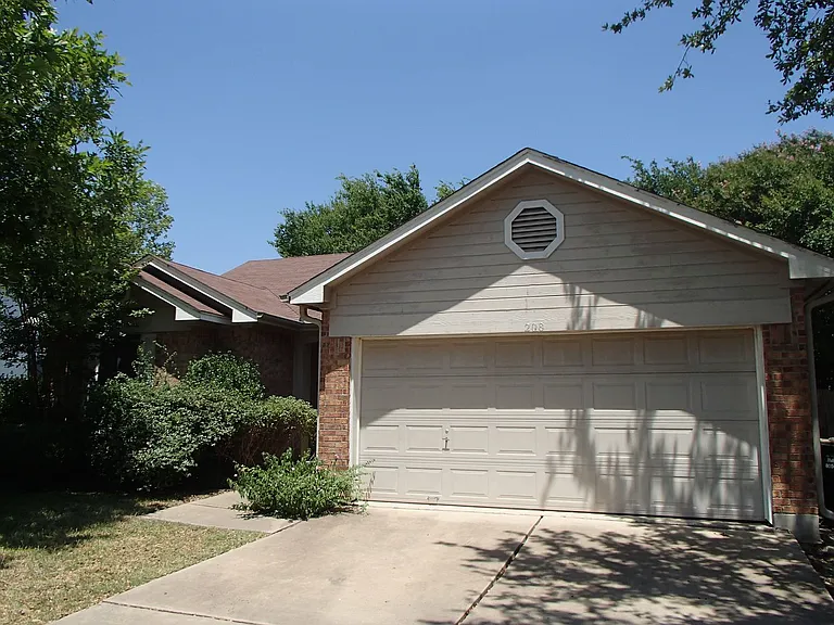 208 Juniper Dr — Photo 10