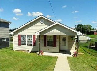 111 Arnold Ave, Strabane, PA 15363