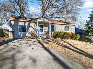 2208 NE 56th Ter, Kansas City, MO 64118