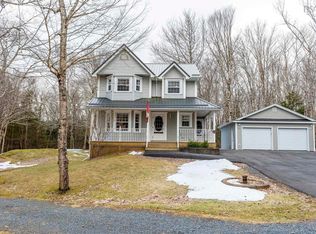 44 Tattenham Cres, Hammonds Plains, NS B4B 1V2