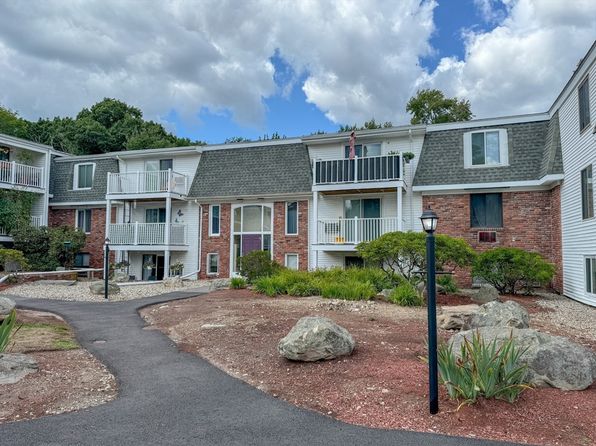 96 Main St APT B6, Foxboro, MA 02035