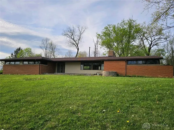 7812 New Paris Gettysburg Rd, New Paris, OH 45347