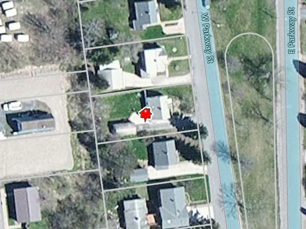 18 W Parkway St, Virginia, MN 55792