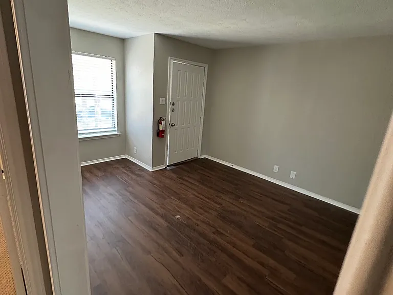 326 Peach St #Q — Photo 1