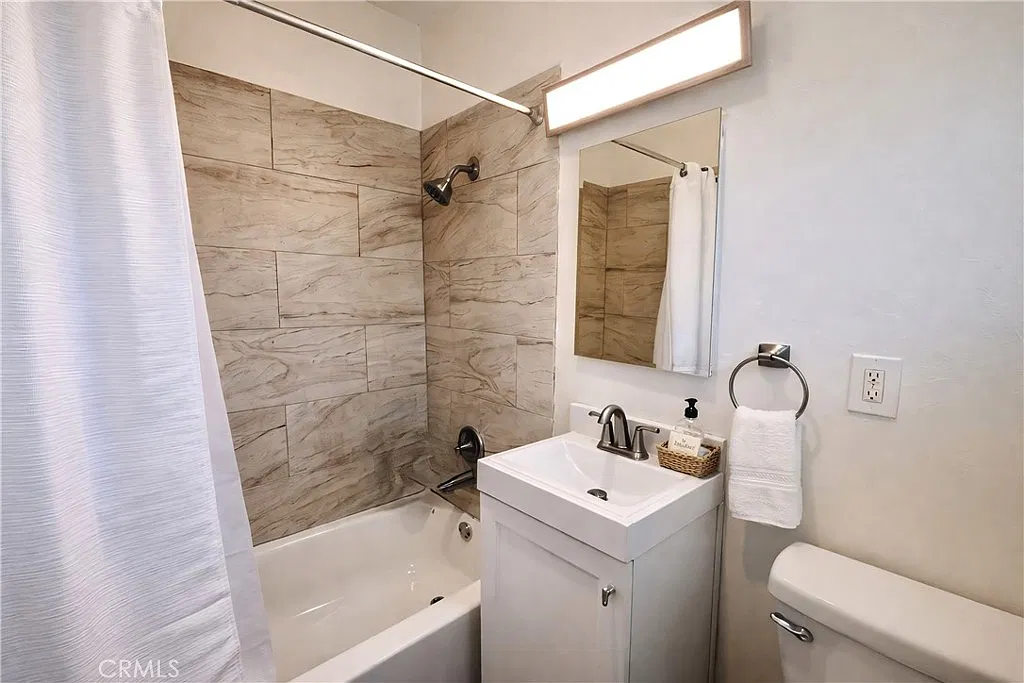 1826 W Sallie Ln — Photo 3