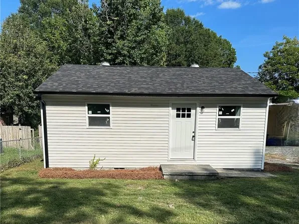 1707 Willow Rd, Greensboro, NC 27401
