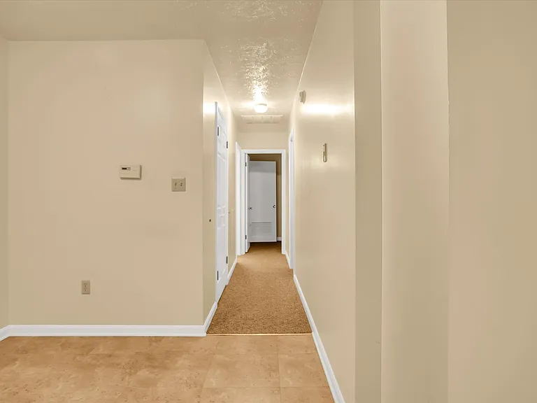 Blackhawk Commons Apartments — Photo 9
