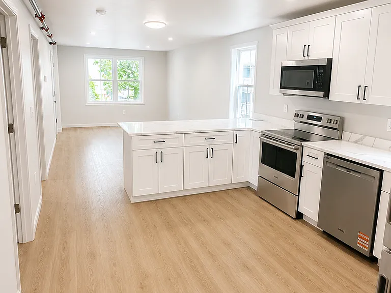 134 Florence St #1 — Photo 1