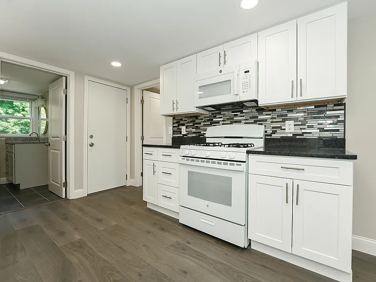 71 Saint Elizabeth St #2 — Photo 15