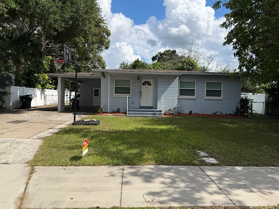 823 Romano Ave