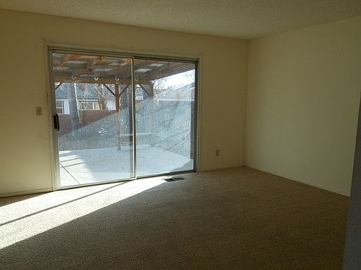 4th image of 1662 Round Mountain Cir