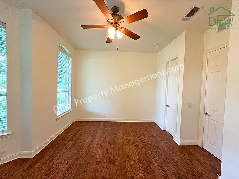 1205 Golden Gate Dr — Photo 30