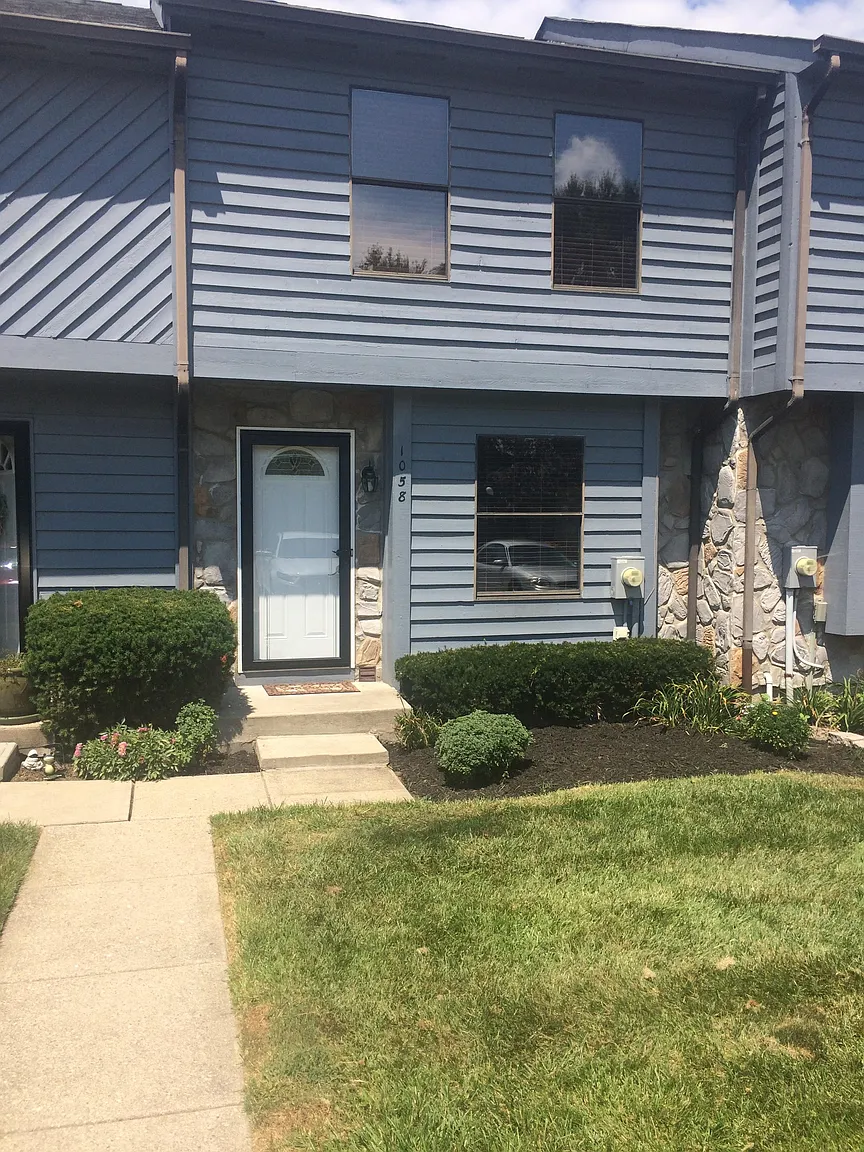 1058 Crisfield Dr photo 1